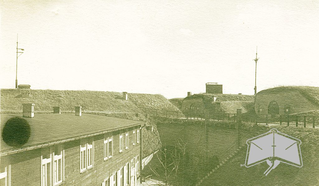 rechter Hof, April 1042